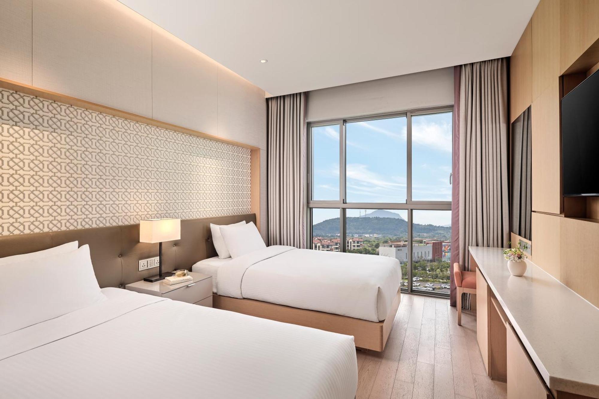 Landing Jeju Shinhwa World Hotel Экстерьер фото