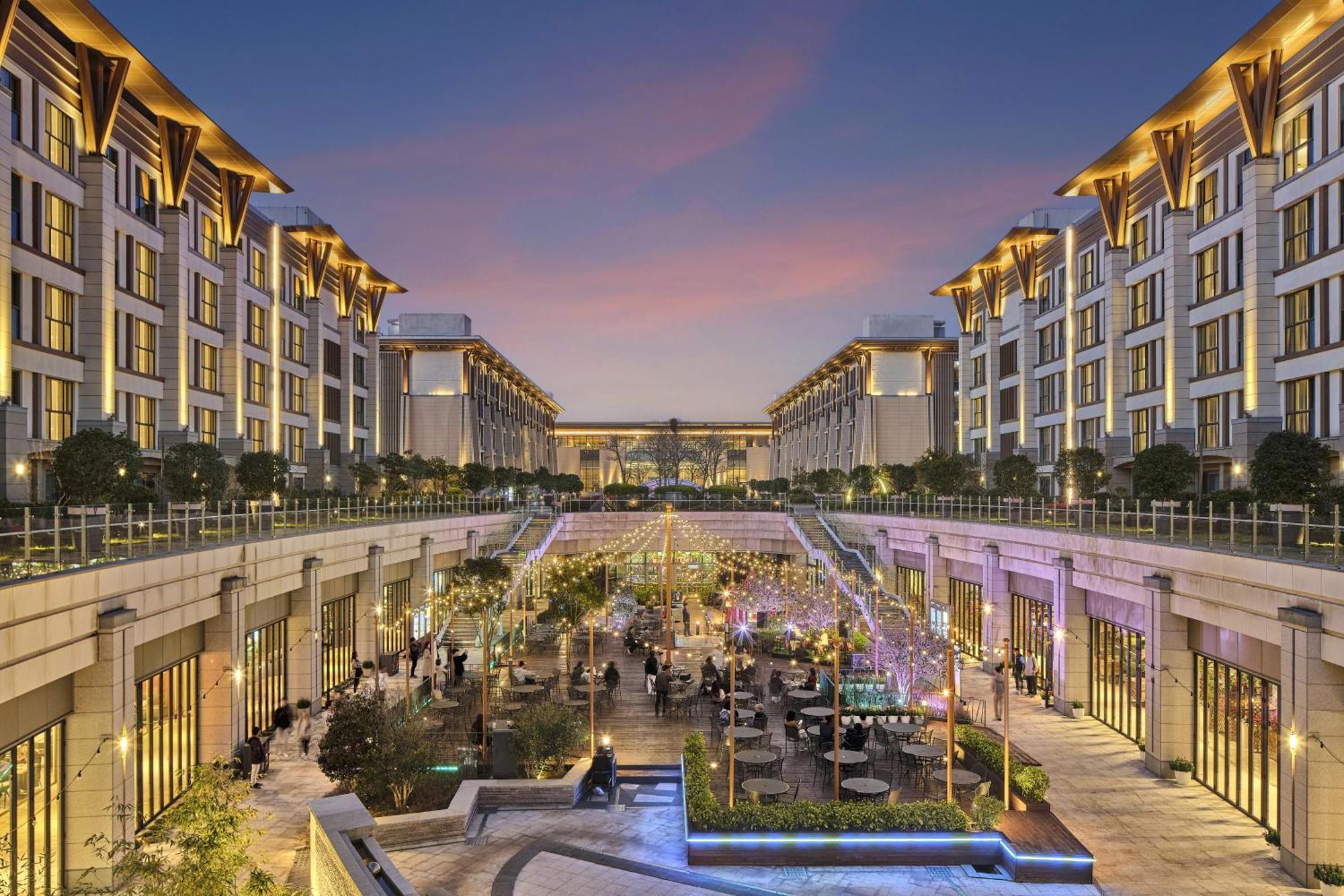 Landing Jeju Shinhwa World Hotel Экстерьер фото